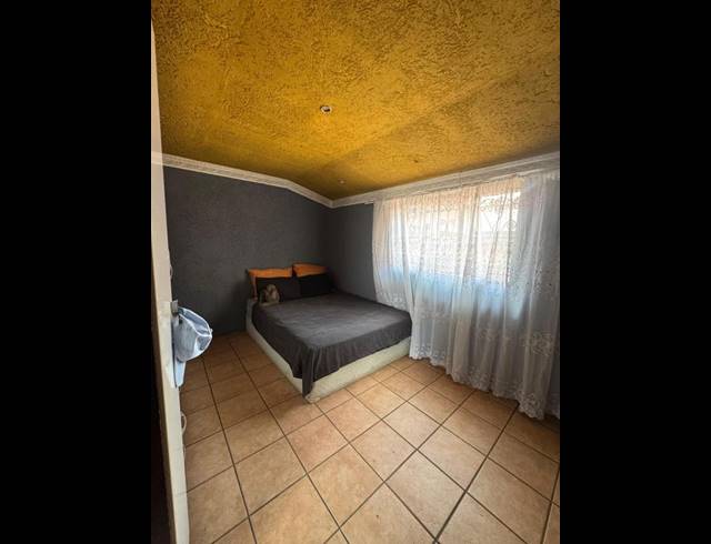 2 BEDROOM PROPERTY TO RENT IN SENAOANE